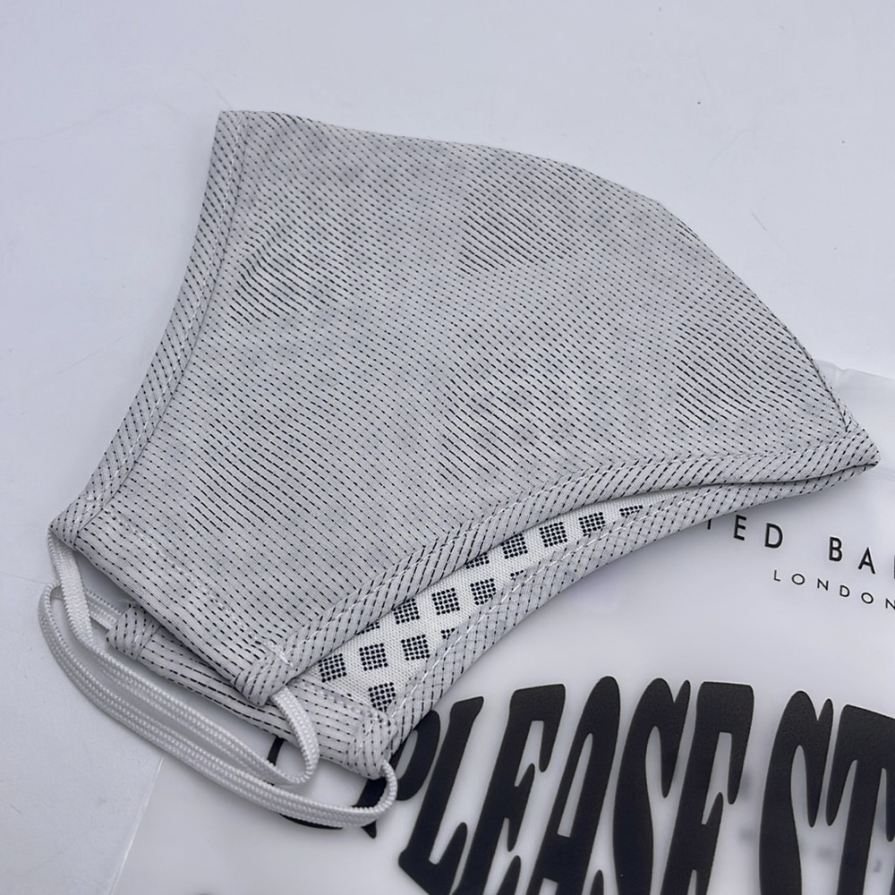 TED BAKER LONDON Reversible Reusable FACE MASK 
NWT 
OS